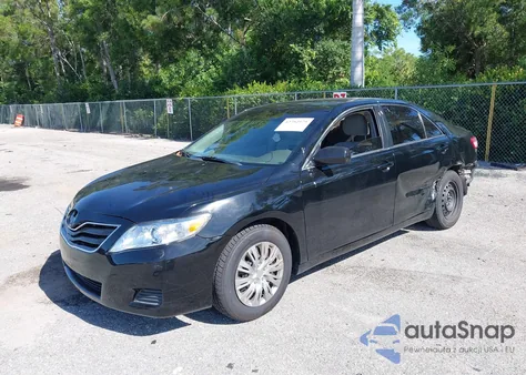 2011 Toyota Camry z USA, uszkodzony, nr VIN 4T1BF3EK6BU708750